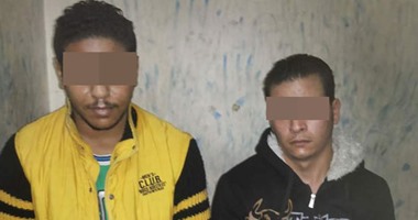 سقوط عاطلين بحوزتهما 47 تذكرة هيروين ببولاق الدكرور