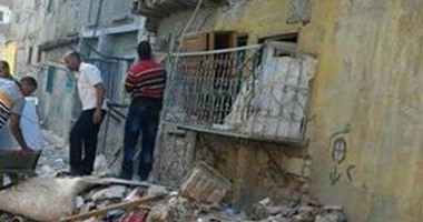 "القاهرة": عقار الوايلى المنهار صدرت له إزالة والسكان أوقفوها بحكم قضائى