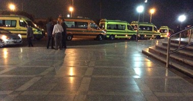 6 سيارات إسعاف على متنها 11 من ضحايا الطائرة الروسية تصل مطار القاهرة