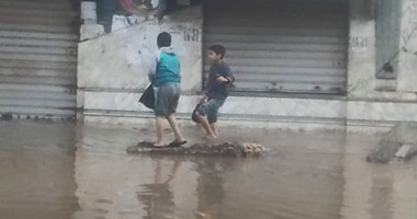 بالصور.. نائب فى البحيرة يطالب الحكومة بصرف تعويضات للمضارين من السيول
