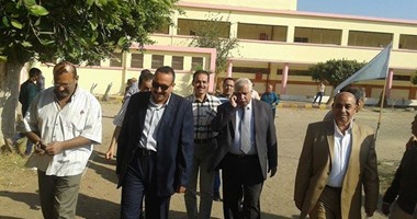 بالصور.. افتتاح معرض منتجات مدرسة الزراعة بالفيوم