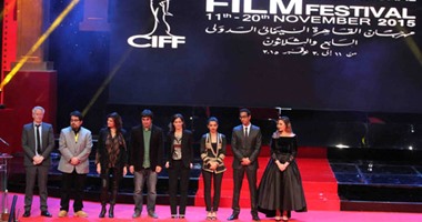 الارتباك سيد الموقف فى أولى أيام "القاهرة السينمائى".. الجمهور يغيب عن ندوات المهرجان.. تأخر لجنة التحكيم يوقف عرض فيلم "بين ذراعيك".. إلغاء عرض فيلمى "حبيبى دائما" و"ناجى العلى" لـ نور الشريف