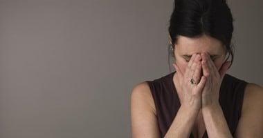 لحواء.. الغيرة الزيادة هتجيب لك المرض وتعجزك بدرى وتدمر ثقتك بنفسك