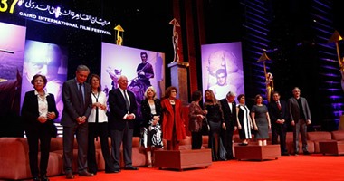 إقبال على عروض"القاهرة السينمائى" وأمن الأوبرا فى ورطة لتنظيم الدخول