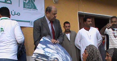 محافظ بنى سويف يوجه بقوافل طبيه ومساعدات عينيه لأهالى قرية طما فيوم