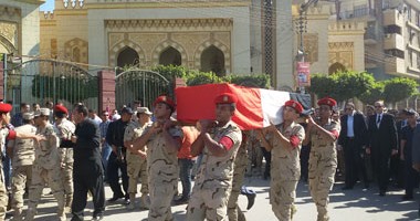 "دم شهيدك يا مصر غالى" يتصدر ترند تويتر بعد استشهاد 18 من رجال الأمن بالعريش.. مغردون: ستبقى أرض الوطن المروية بدمائكم الطاهرة تحكى بطولاتكم عزاً وفخراً.. وآخرون: أين المنظمات الحقوقية والنشطاء