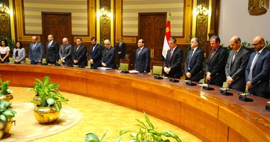 بالصور.. السيسى يطلب باجتماعه برؤساء دور النشر الوقوف حدادا على ضحايا فرنسا