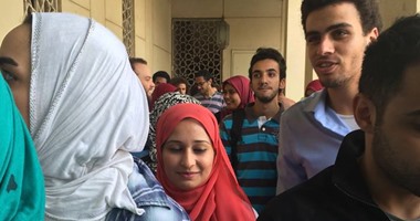 بالصور.. إقبال جماهيرى كبير على العرض الثانى للفيلم المصرى "فى يوم"