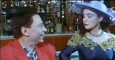 من الإحراج لكسر القلة.. معايشة تخيلية لأفكار العريس المصرى فى صالون العروسة