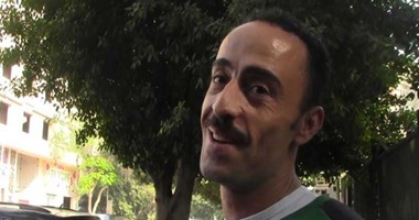 بالفيديو .. مواطن لـ"المسئولين" :" البلد زحمة وكلها قمامة"