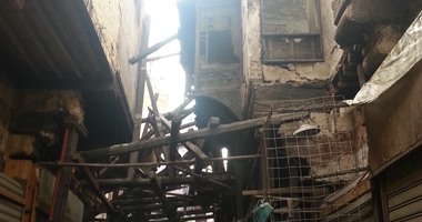 بالصور.. المنازل الأثرية بمنطقة الخيامية مُهددة بالانهيار 