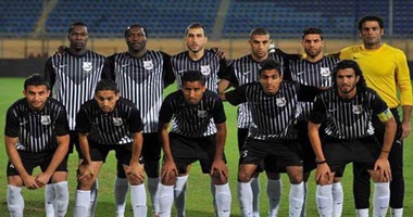 بالفيديو.. لاعبو إنبى يدخلون فى مشادة مع حكم مباراة الاتحاد