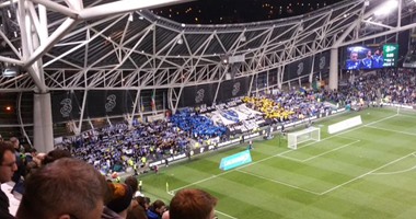 بالفيديو.. جماهير البوسنة ترفض الوقوف حدادا على ضحايا باريس وتردد "فلسطين"