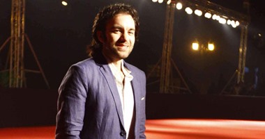 أحمد السبكى وشريف رمزى أول الحضور لفيلم "من ضهر راجل" على السجادة الحمراء
