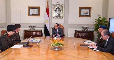 تفاصيل اجتماع السيسى مع رئيس جهاز مشروعات الخدمة الوطنية.. الرئيس يوجه بتوفير السلع الغذائية بأسعار مناسبة.. ويتابع أعمال استصلاح 10 آلاف فدان فى "الفرافرة".. وجهود تنمية الثروة السمكية بمصر