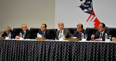 رئيس الوزراء من شرم الشيخ: ما أعلنته روسيا حول تحطم طائرتها نتيجة عمل إرهابى سيؤخذ فى عين الاعتبار.. والتعاقد مع شركات متخصصة لتحسين صورة السياحة.. ووزير الداخلية: رفع الإجراءات الأمنية بالمطارات
