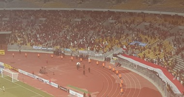خناقة فى مدرجات برج العرب بسبب الأهلى والزمالك