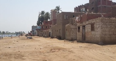 وزير الإسكان: تطوير منطقة "السماكين" على نيل سوهاج وبناء 206 وحدات للأهالى