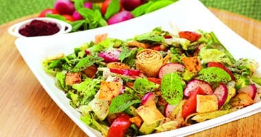 طريقة عمل الفتوش اللبنانى.. وغيرى طبق السلطة البلدى