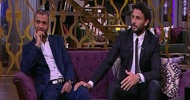حسام غالي يُحفز متعب ولاعبى الأهلي قبل مباراة الترجي