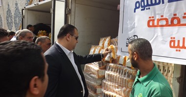 بالصور.. افتتاح معرض الغرفة التجارية للسلع المخفضة فى الفيوم