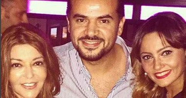بشرى تنشر صورة لها مع سميرة سعيد فى احتفالها بألبوم "عايزة أعيش"