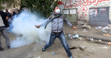 قصة الإخوان وأحداث محمد محمود فى 3 سنوات.. وصفت الأحداث فى 2011 بخطة فوضى قبل الانتخابات.. واتهمت المتظاهرين فى 2012 بالبلطجة وقت رئاسة مرسى.. واعتذرت فى 2013 بعد عزلها عن السلطة