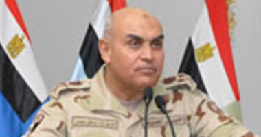 وزير الدفاع يصدق على 20 ألف كرتونة مواد غذائية ومخبزين لأهالى رأس غارب