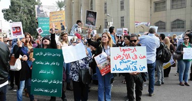 احتجاجية مذبحة القطط أمام الأهلى تطالب برحيل "علام"
