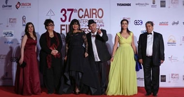 النجوم يتوافدون على حفل ختام مهرجان القاهرة السينمائى