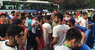 بالصور.. جماهير الأهلى تتوافد على ملعب "جوانزو" فى نهائى آسيا