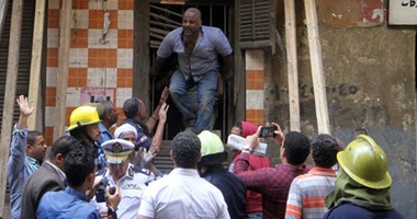 بالصور.. غرفة عمليات القاهرة: لا وفيات فى عقار الفجالة المنهار