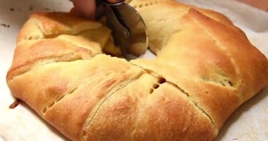 بالفيديو.. طريقة عمل البيتزا بشكل جديد وبأقل مجهود