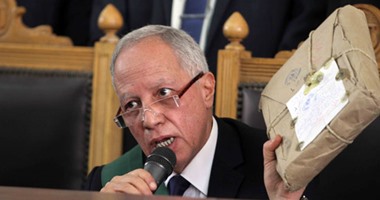 قاضى "أجناد مصر" لآمال عثمان: "نورتى المحكمة يا دكتورة"