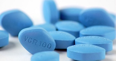 وداعا للحبة الزرقاء.. علماء مصريون يطورون لاصقة لعلاج الضعف الجنسى