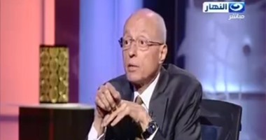سيف اليزل لـ"خالد صلاح":"فى حب مصر"لن تكون معطلا للدولة وليست قطة مستأنسة 