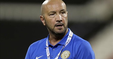 الشعب الإماراتى يُقيل المدرب الإيطالى زينجا