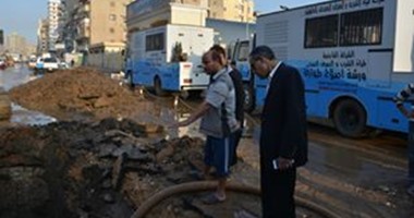 اصلاح كسر بخط طرد الصرف الصحى بدمياط