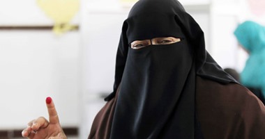 "الوطنية للانتخابات" توضح كيفية التأكد من شخصية المنتقبة خلال الإدلاء بصوتها
