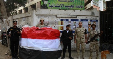 بالصور..قوات الأمن تواصل تأمين الانتخابات.. وزير الداخلية: نسعى لتوفير مناخ طيب للناخبين..ومساعد الوزير: التصدى بحسم لأية محاولات للخروج عن القانون..وتعزيزات أمنية بسيناء
