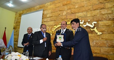 بالصور .. محافظ مطروح يفتتح الدورة التدريبية العاشرة للتنمية الريفية