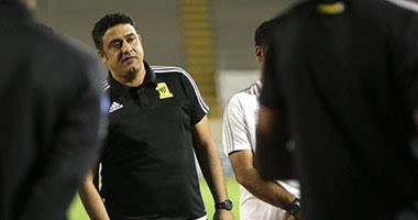 عادل عبد الرحمن يصف قرار إيقاف أزارو بـ"التعسفى".. ويؤكد امتلاك الأهلى البديل