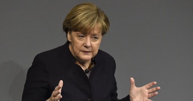 بالصور.. ميركل: التضامن مع فرنسا يشمل الدعم العسكرى