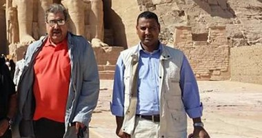 نجل العاهل السعودى السابق وأسرته يزورون معبد أبو سمبل فى أسوان