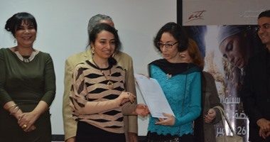 بالصور.. وزير الثقافة ومريم نعوم فى حفل توزيع جوائز مهرجان سينما الموبايل