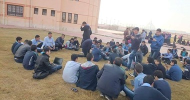 مدير مدرسة بإمبابة يرفض القبض على معلم متهم من الفصل ويسلمه لقسم الشرطة