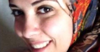 على هامش أزمة "القمامة".. "رشا" بنت مصرية فصلت المخلفات ونظفت القطامية