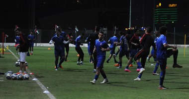 5 مشاهد فى معسكر الأهلى بالإمارات.. الإصابات تداهم الأحمر.. عيد ميلاد إيفونا يخمد خناقات النجوم.. أزمة الوديات تثير قلق بيسيرو.. مشجع زملكاوى يثير الدهشة.. وعبد الحفيظ يحيل ملف عودة "شارة" غالى للرئيس