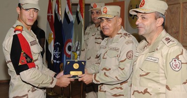 وزير الدفاع يتابع الإعداد البدنى والعسكرى لطلبة الكليات والمعاهد العسكرية