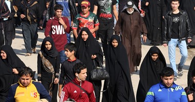 بالصور.. شيعة العراق يواصلون رحلتهم إلى كربلاء لإحياء أربعينية الحسين